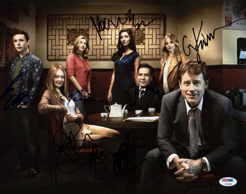 Rake Cast (7) Greg Kinnear Signed Authentic 11X14 Photo PSA/DNA #V09645