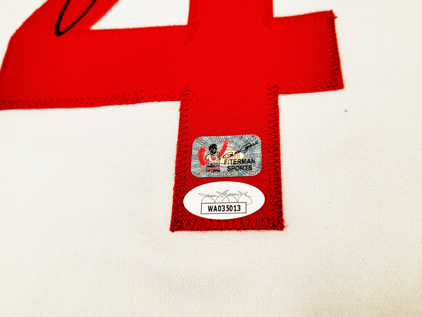 Cincinnati Reds Pete Rose Autographed White Jersey JSA Stock #202353