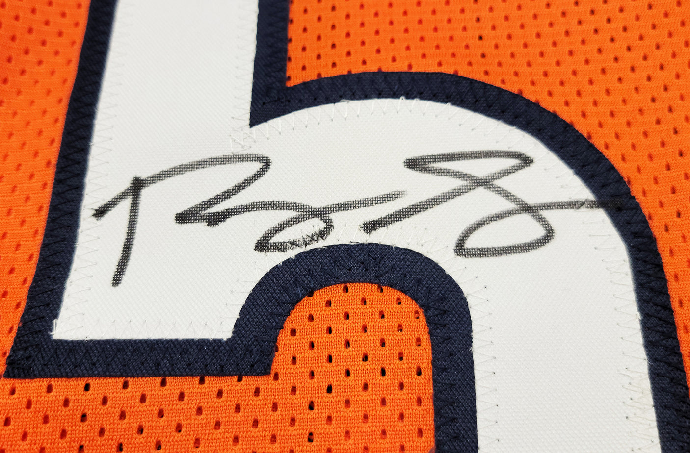 Chicago Bears Roquan Smith Autographed Orange Jersey Beckett BAS QR Stock #203020