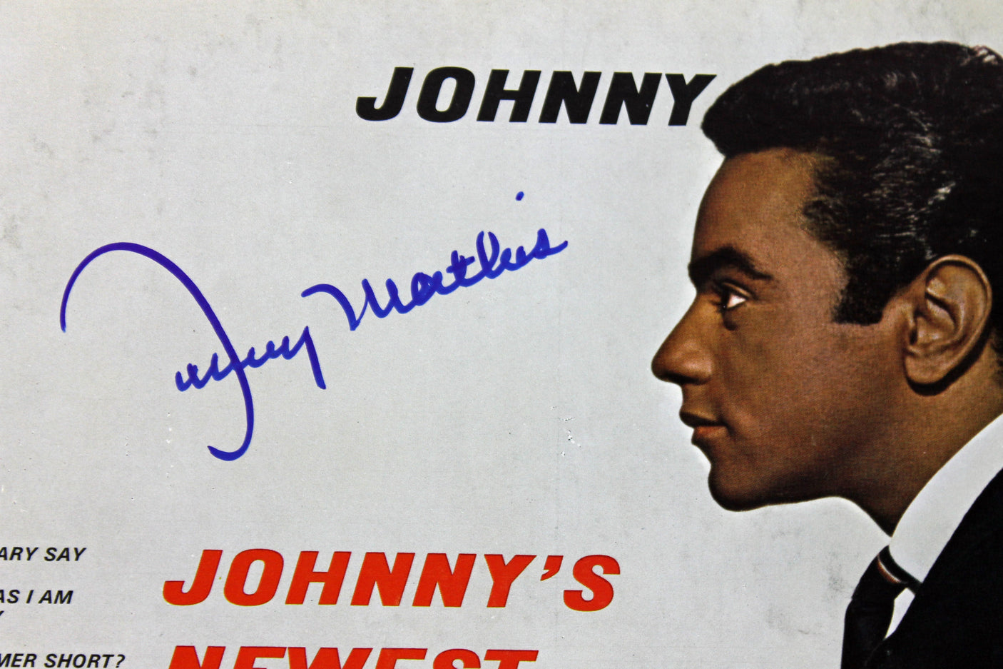 Johnny Mathis Authentic Signed Johnny's Newest Hits Album Cover PSA/DNA #AB43089