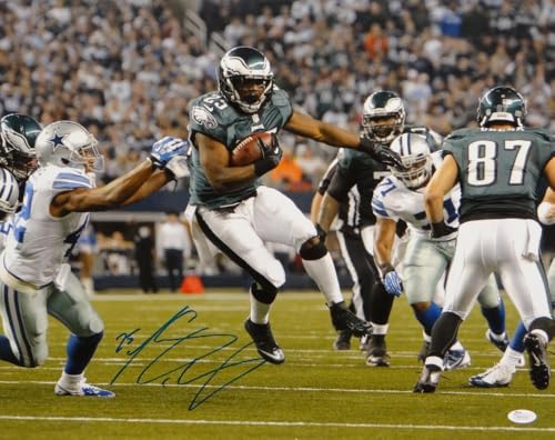 LeSean McCoy Autographed Eagles 16x20 Against Cowboys Photo - JSA W Auth *Blue