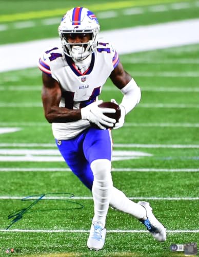 Stefon Diggs Autographed Buffalo Bills 16x20 Running Photo-Beckett W Holo *Blue