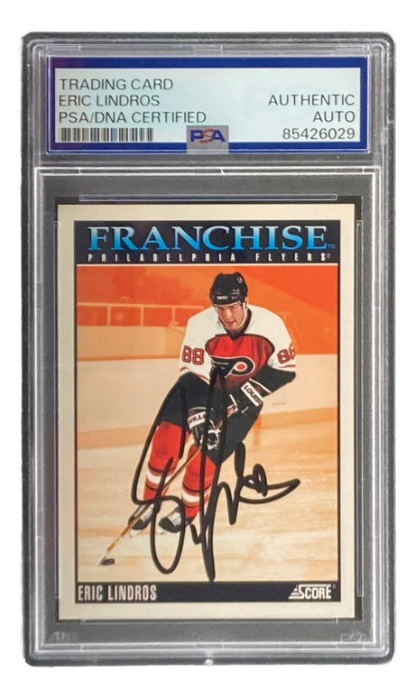Eric Lindros Signed 1992 Score #432 Flyers Rookie Card, PSA/DNA cert #85426029 by Sports Integrity. Features Lindros in hockey gear on ice with "FRANCHISE" title above, encased and labeled authentic auto.
