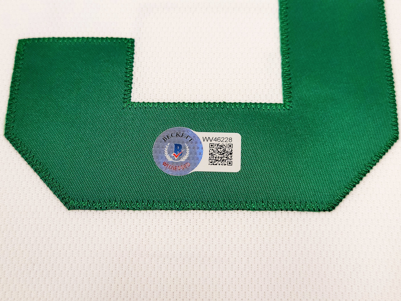 Boston Celtics Kevin Garnett Autographed White Authentic Mitchell & Ness Hardwood Classics 2007-2008 Jersey Size L Beckett BAS QR Stock #203551