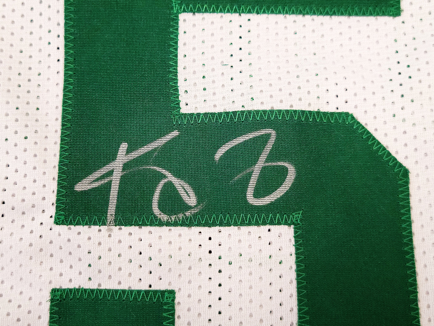 Boston Celtics Kevin Garnett Autographed White Jersey Beckett BAS QR Stock #203547