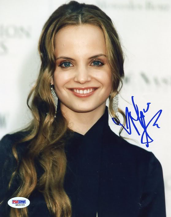 Mena Suvari American Beauty Signed Authentic 8X10 Photo PSA/DNA #M42234