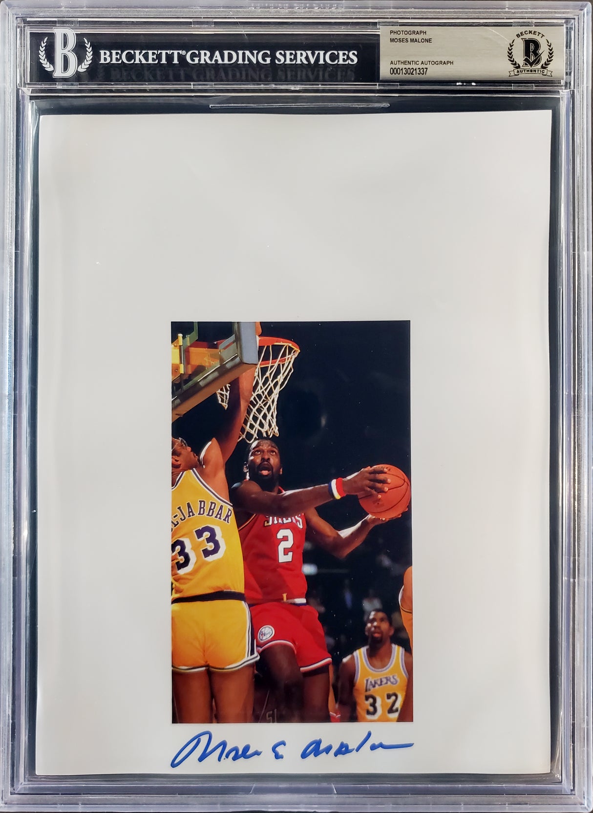 Moses Malone Autographed 8.5x11 Photo Sheet Philadelphia 76ers Beckett BAS Stock #196069