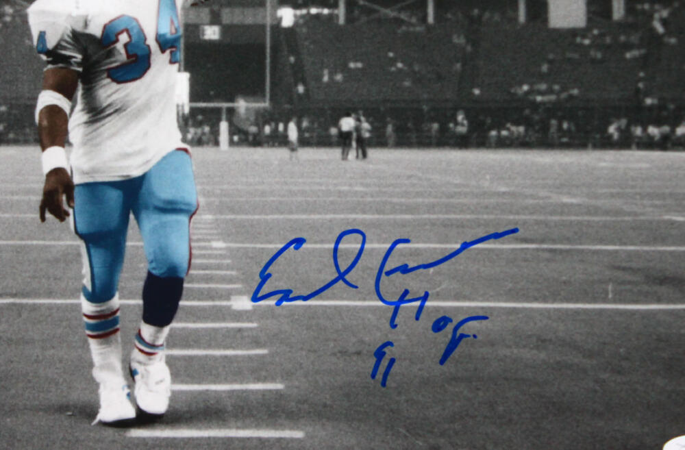 Earl Campbell Autographed B&W Pointing Up Spotlight 16x20 Photo- JSA W Auth