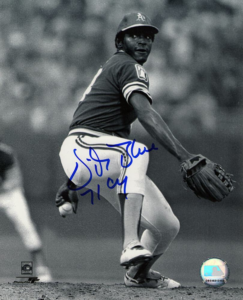 Vida Blue Signed Oakland A's B&W Pitching 8x10 Photo w/71 CY