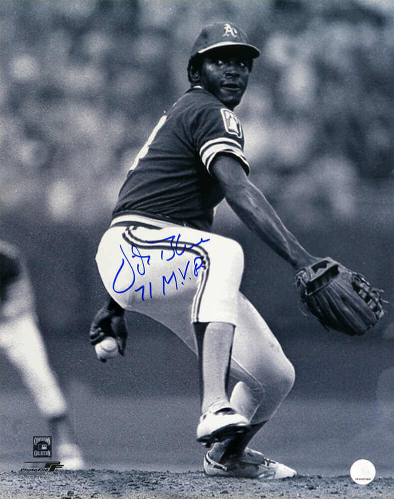 Vida Blue Signed Oakland A's B&W Pitching Action 16x20 Photo w/71 MVP
