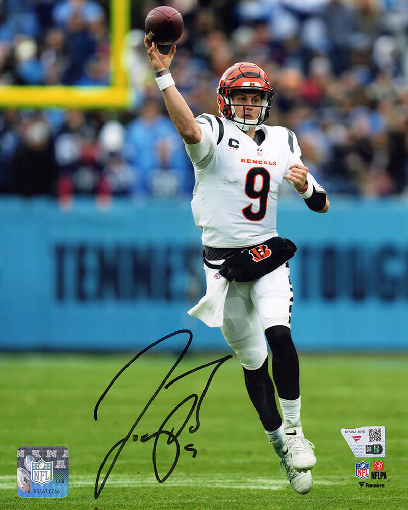 Joe Burrow Signed Cincinnati Bengals White Jersey Passing vs Titans 8x10 Photo - (Fanatics)