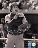 Gary Carter Signed Montreal Expos B&W Catching 8x10 Photo - (In Silver)