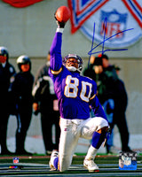 Cris Carter Signed Minnesota Vikings Touchdown Celebration Football Raise 8x10 Photo