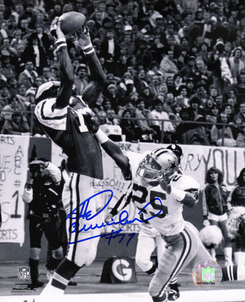 Harold Carmichael Signed Philadelphia Eagles Catching Football B&W 8x10 Photo