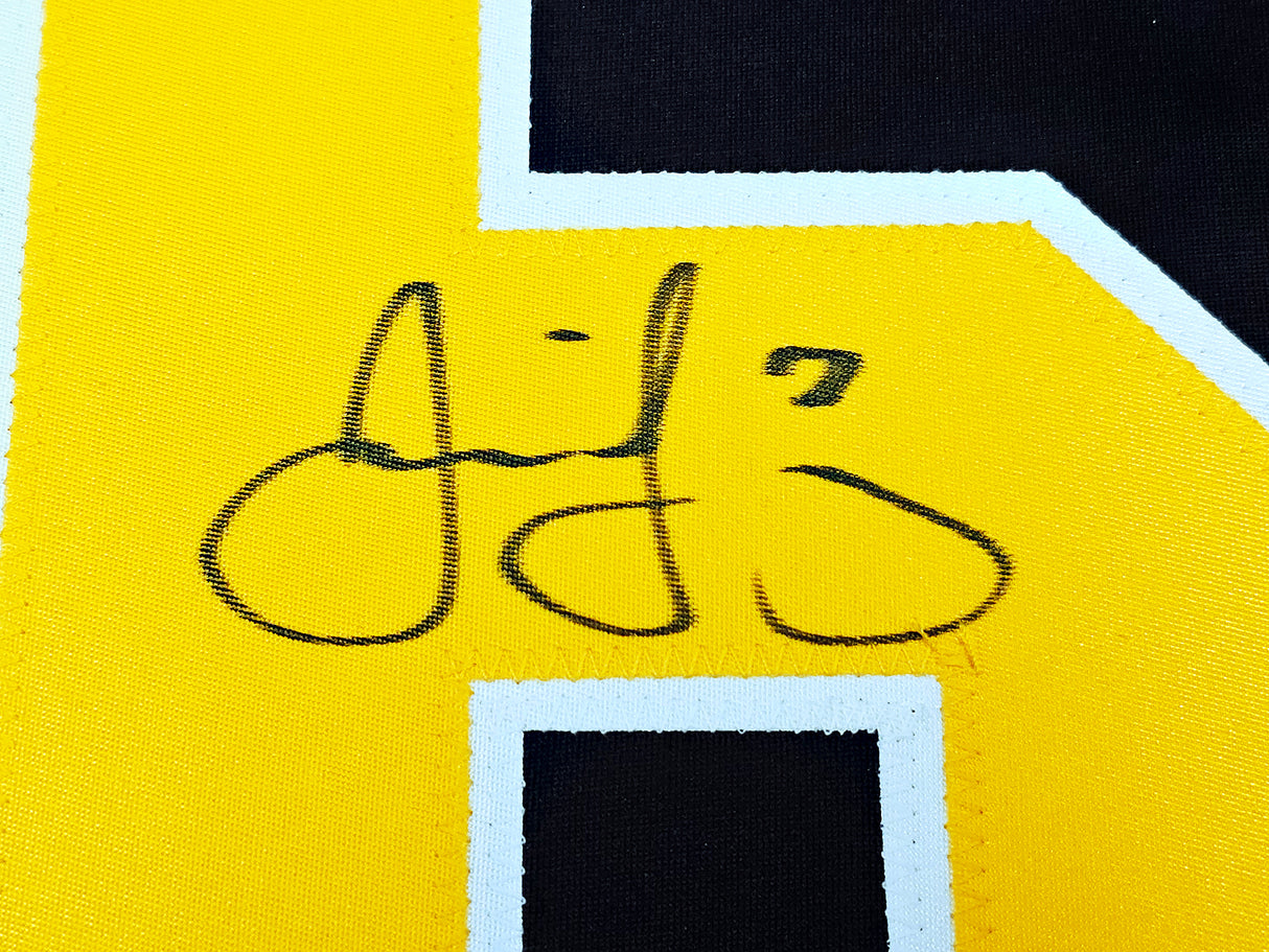 Pittsburgh Penguins Jaromir Jagr Autographed Black & Yellow Jersey Beckett BAS Witness Stock #220618