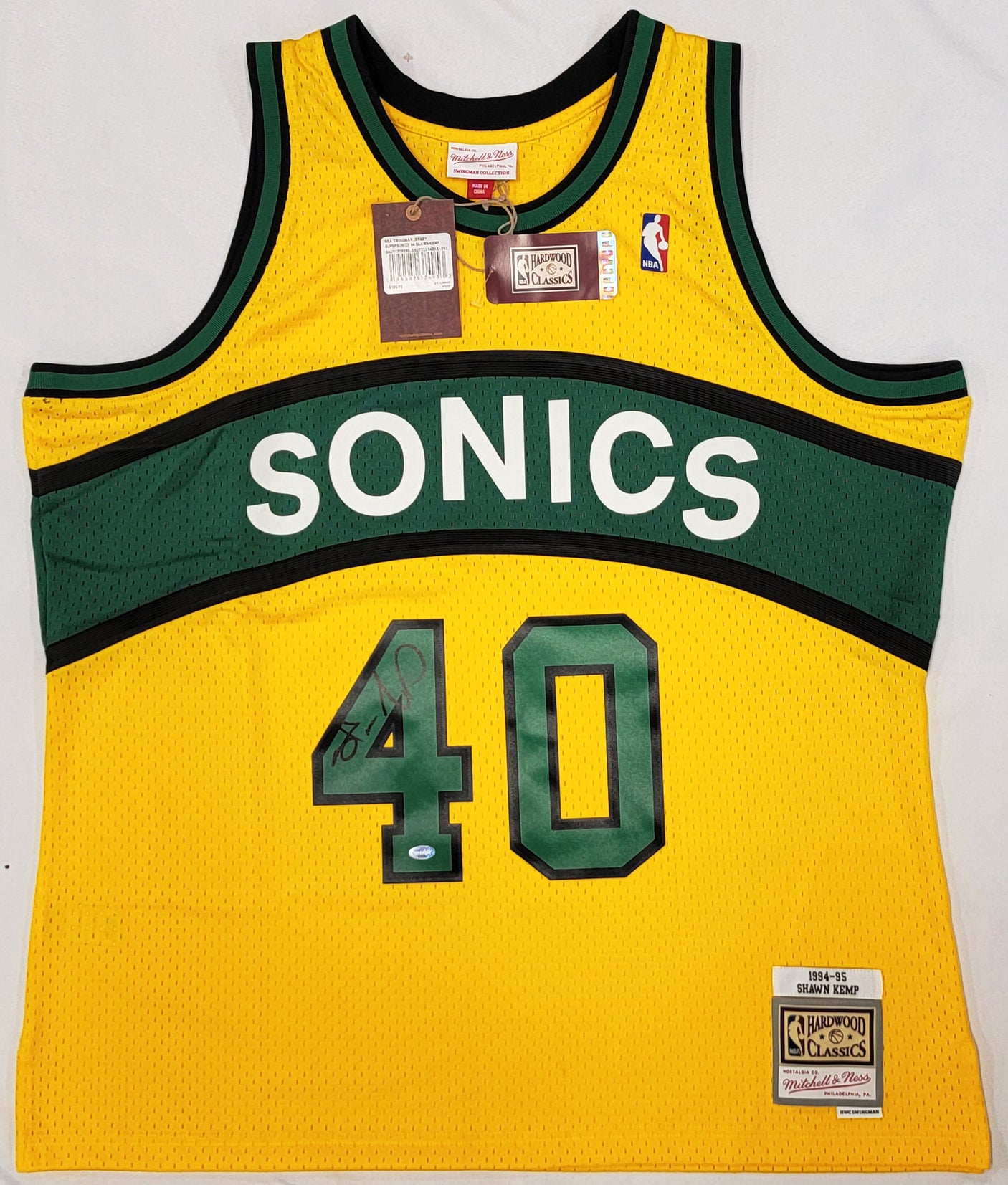 Seattle Supersonics Shawn Kemp Autographed 1994-95 Mitchell & Ness Hardwood Classics Yellow Jersey Size XXL (Signed Twice) MCS Holo #93506