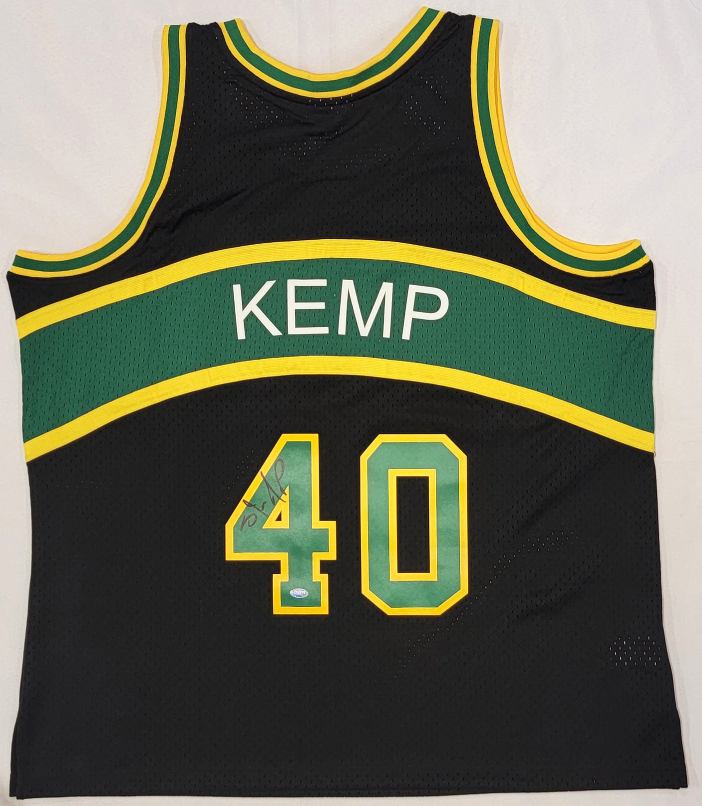 Seattle Supersonics Shawn Kemp Autographed 1994-95 Mitchell & Ness Hardwood Classics Black Jersey Size XXL MCS Holo #93470