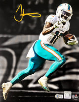 Tyreek Hill Autographed 11x14 Photo Miami Dolphins Spotlight Beckett BAS Witness Stock #220814