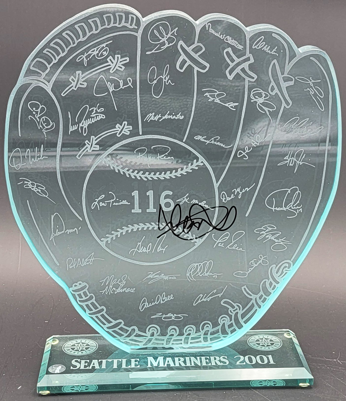 Ichiro Suzuki Autographed 2001 Commemorative 116 Wins Trophy Seattle Mariners IS Holo SKU #209077