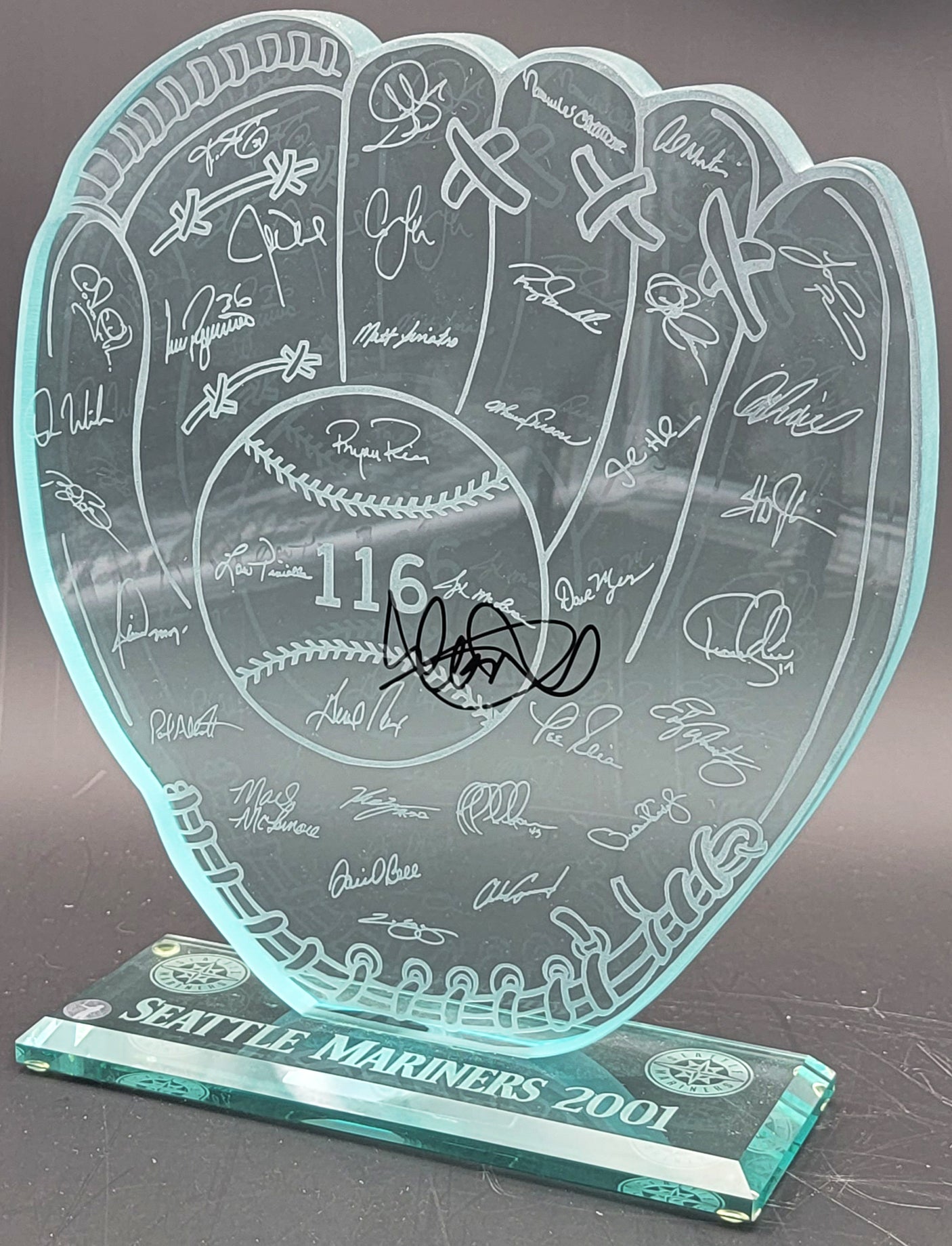 Ichiro Suzuki Autographed 2001 Commemorative 116 Wins Trophy Seattle Mariners IS Holo SKU #209077