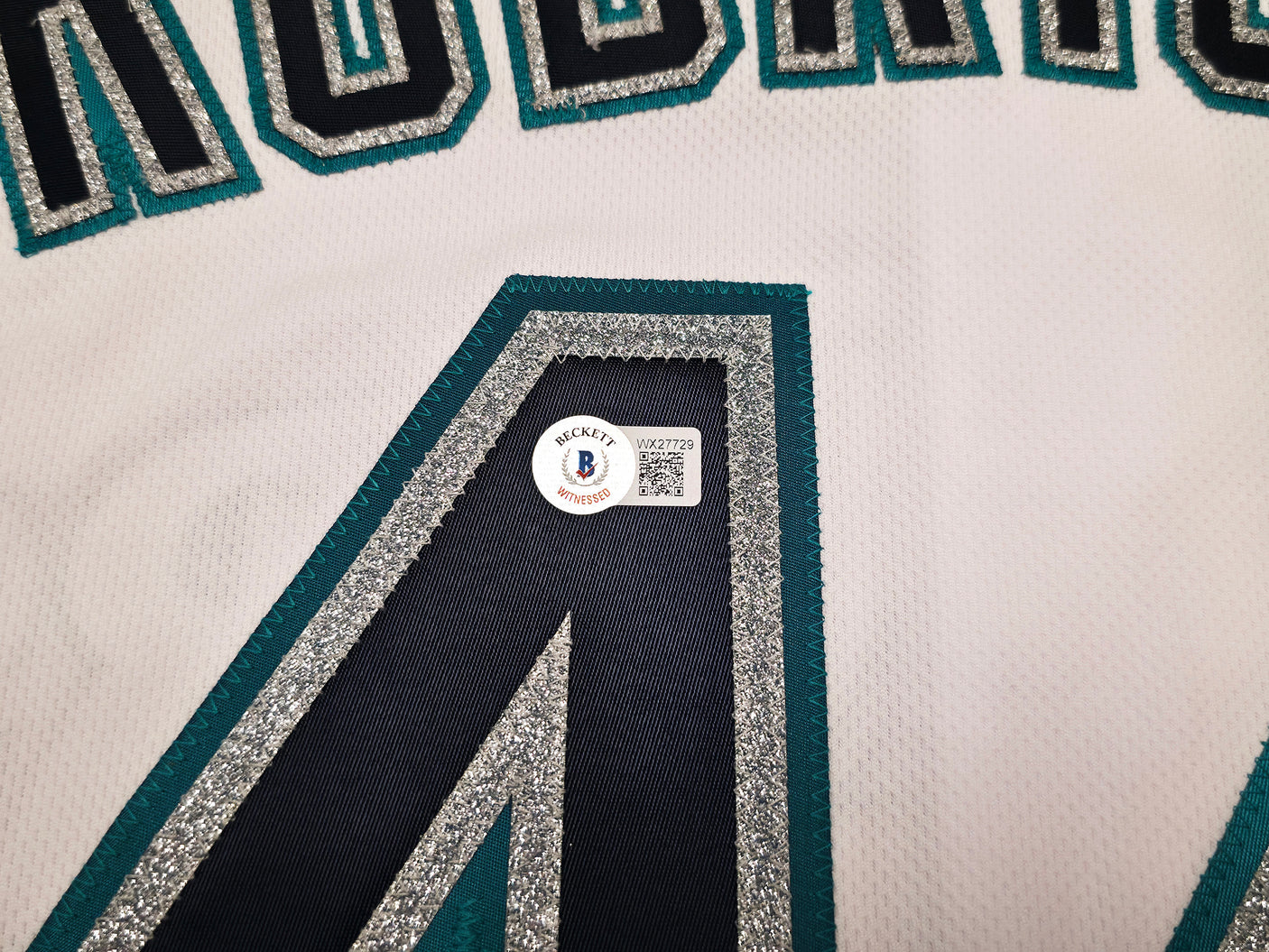 Seattle Mariners Julio Rodriguez Autographed White Nike Authentic Collection Jersey Size 52 Beckett BAS Witness Stock #252429