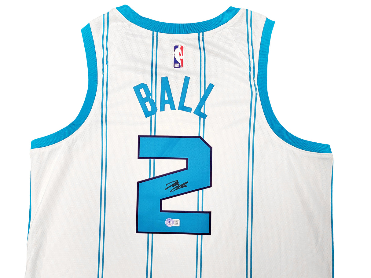 Charlotte Hornets LaMelo Ball Autographed White Nike Swingman Jersey Size L Beckett BAS QR Stock #209486