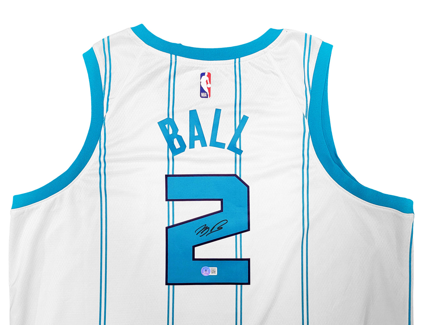 Charlotte Hornets LaMelo Ball Autographed White Nike Swingman Jersey Size XXL Beckett BAS QR Stock #209488