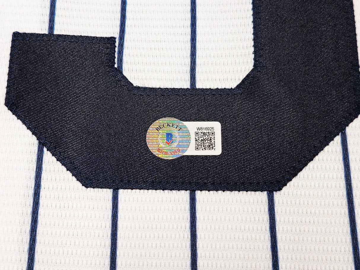 New York Yankees Hideki Matsui Autographed White Nike Jersey Size XL Beckett BAS Witness Stock #221336