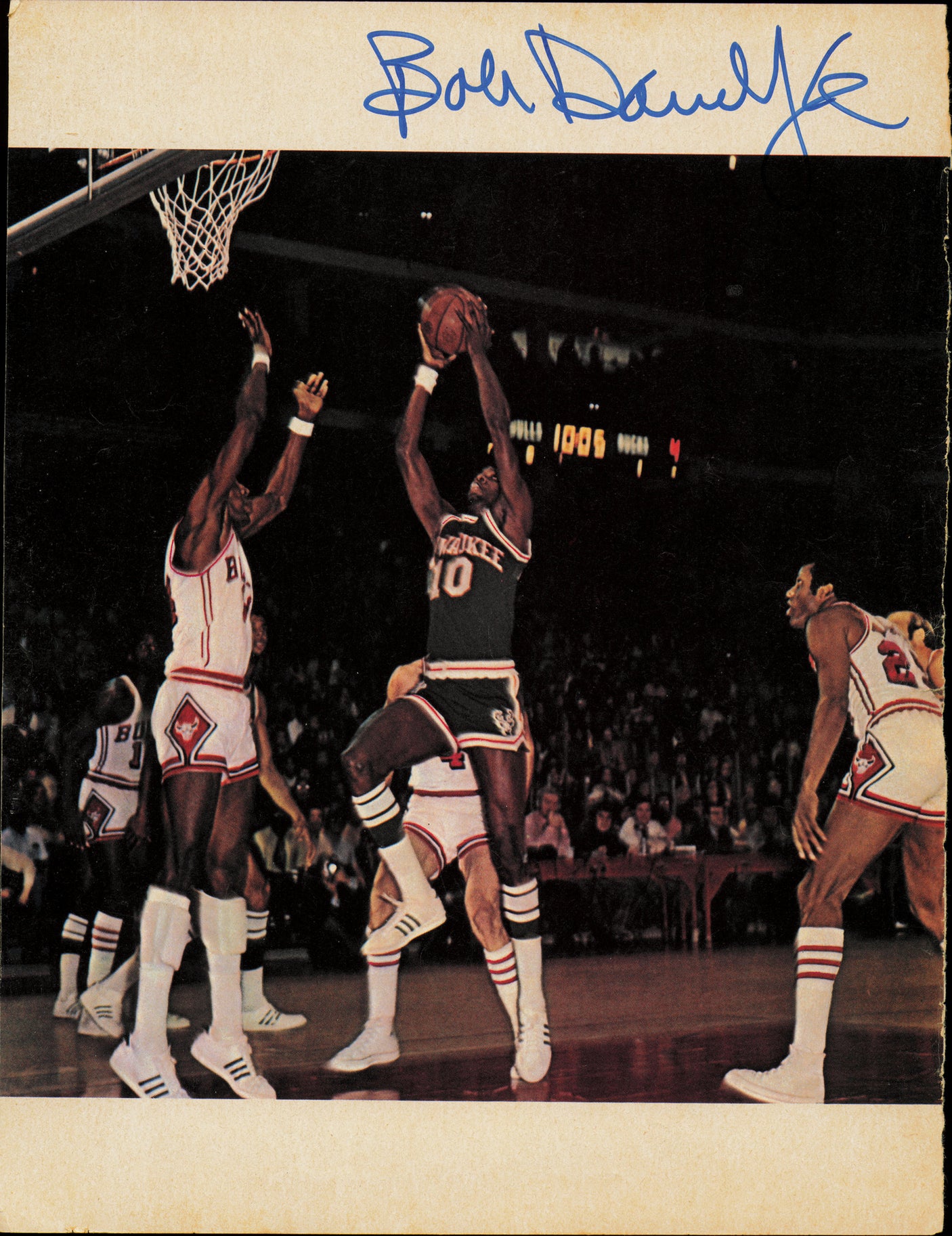 Oscar Robertson, Clifford Ray & Bob Weiss Autographed 8x11 Magazine Page Photo Beckett BAS #AE08247