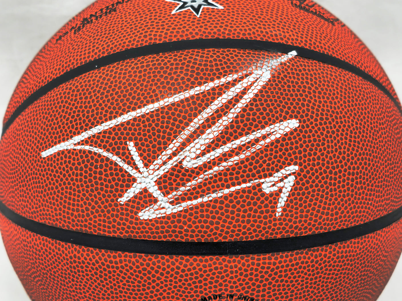 Tony Parker Autographed Official NBA Leather San Antonio Spurs Logo Basketball (Smudged) Beckett BAS Witness #1W181371
