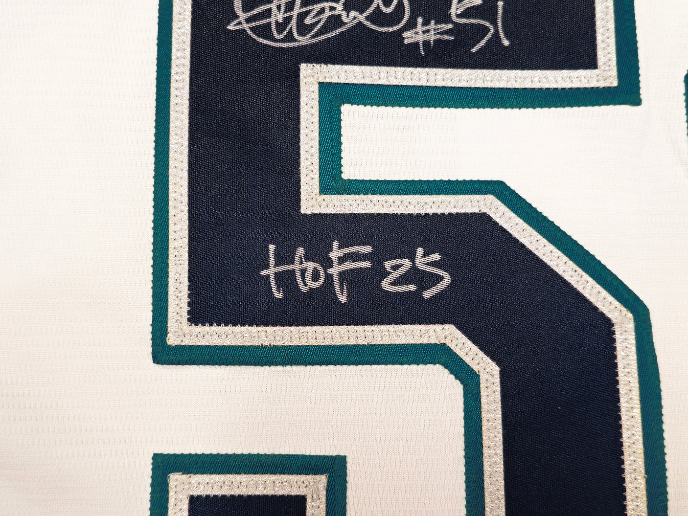 Seattle Mariners Ichiro Suzuki Autographed White Nike Jersey Size XL "HOF 25" IS Holo & Beckett BAS Witness QR Stock #238310