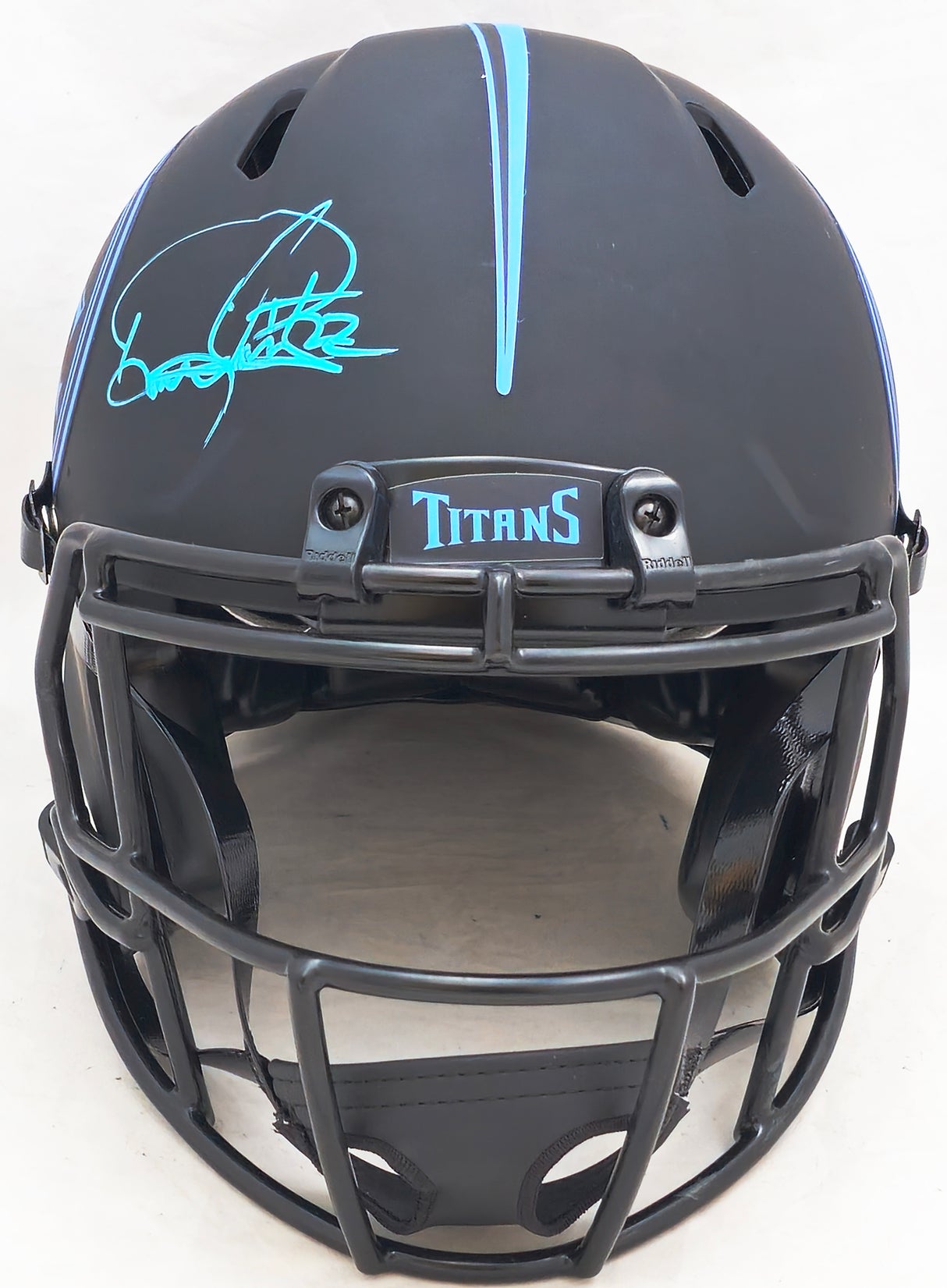 Derrick Henry Autographed Tennessee Titans Eclipse Black Full Size Authentic Speed Helmet Beckett BAS Witness Stock #222793