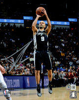 Tony Parker Autographed 8x10 Photo San Antonio Spurs Beckett BAS Witness Stock #222826