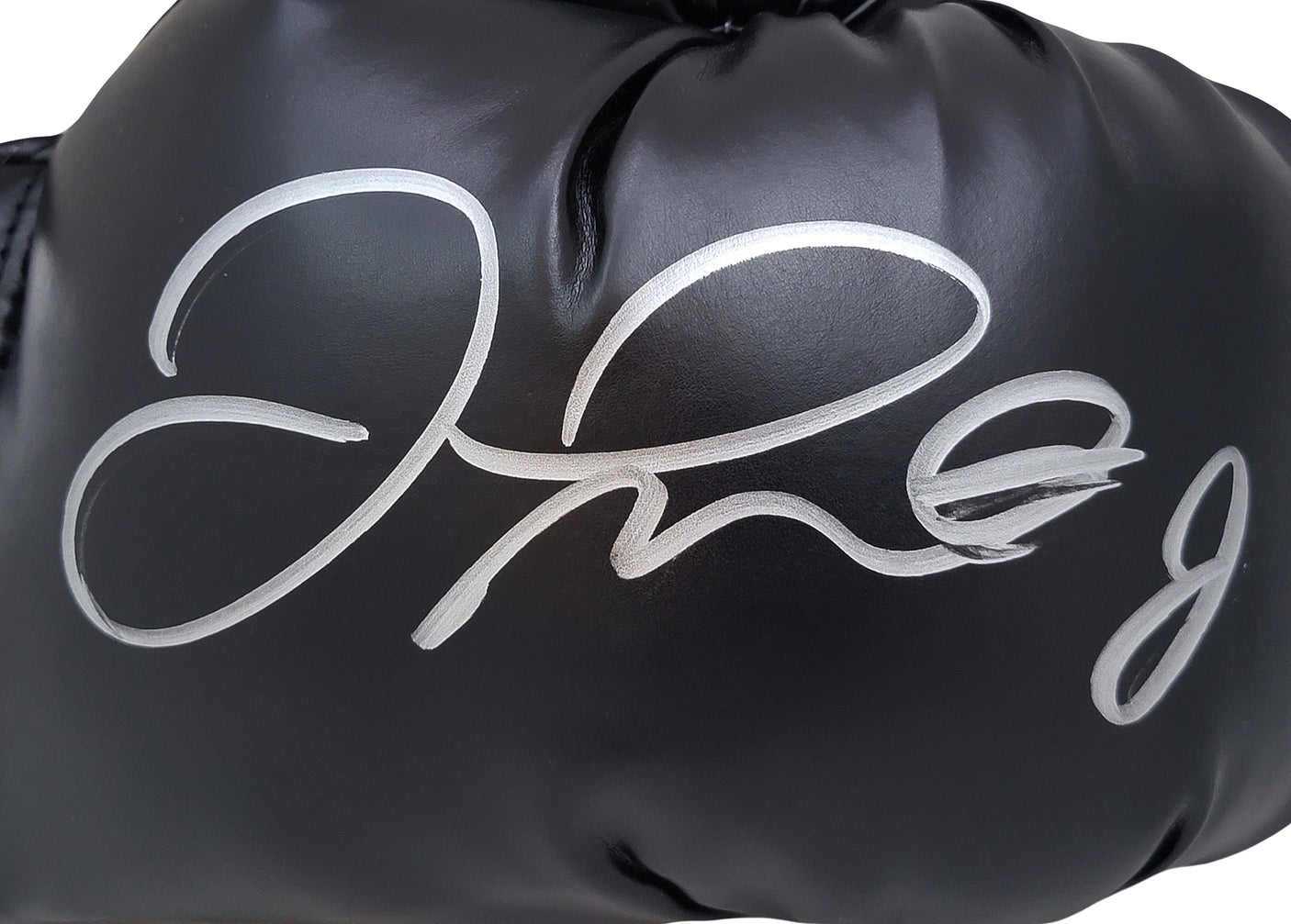 Floyd Mayweather Jr. Autographed Black Everlast Boxing Glove Right Hand In Silver Beckett BAS Witness Stock #210997
