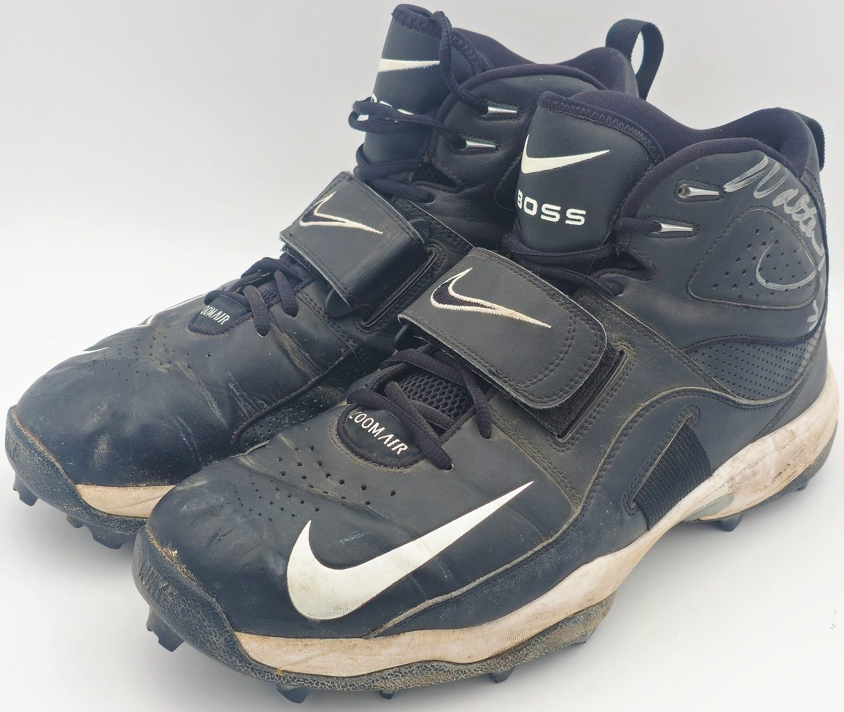 Walter Jones Autographed Dual Signed Pair of Game Used Black Nike Zoom Air Cleats Seattle Seahawks Beckett BAS QR #BF24626 & BF24627