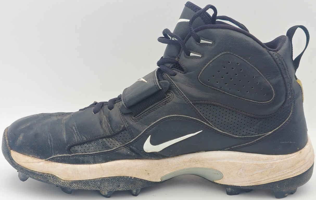 Walter Jones Autographed Dual Signed Pair of Game Used Black Nike Zoom Air Cleats Seattle Seahawks Beckett BAS QR #BF24626 & BF24627
