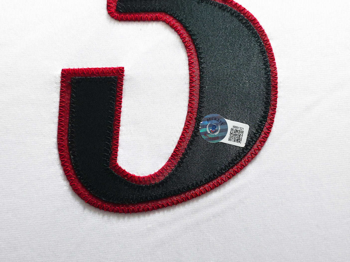 Philadelphia 76ers Allen Iverson Autographed Framed White Jersey Beckett BAS Witness Stock #239068