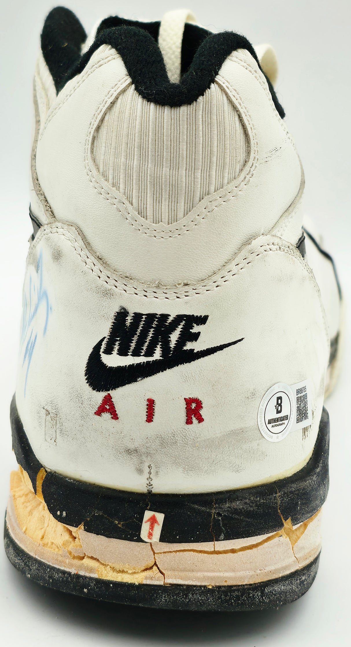 Rony Seikaly Autographed White Game Used Nike Shoe Miami Heat Size 16.5 Beckett BAS QR #BR88765