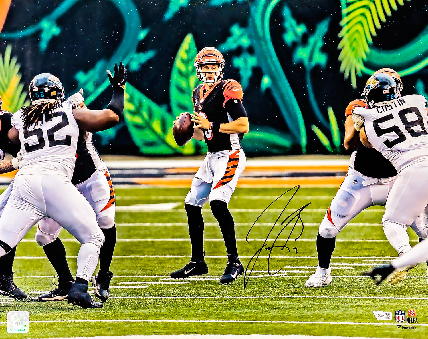 Joe Burrow Autographed Framed 16x20 Photo Cincinnati Bengals Fanatics Holo Stock #221124