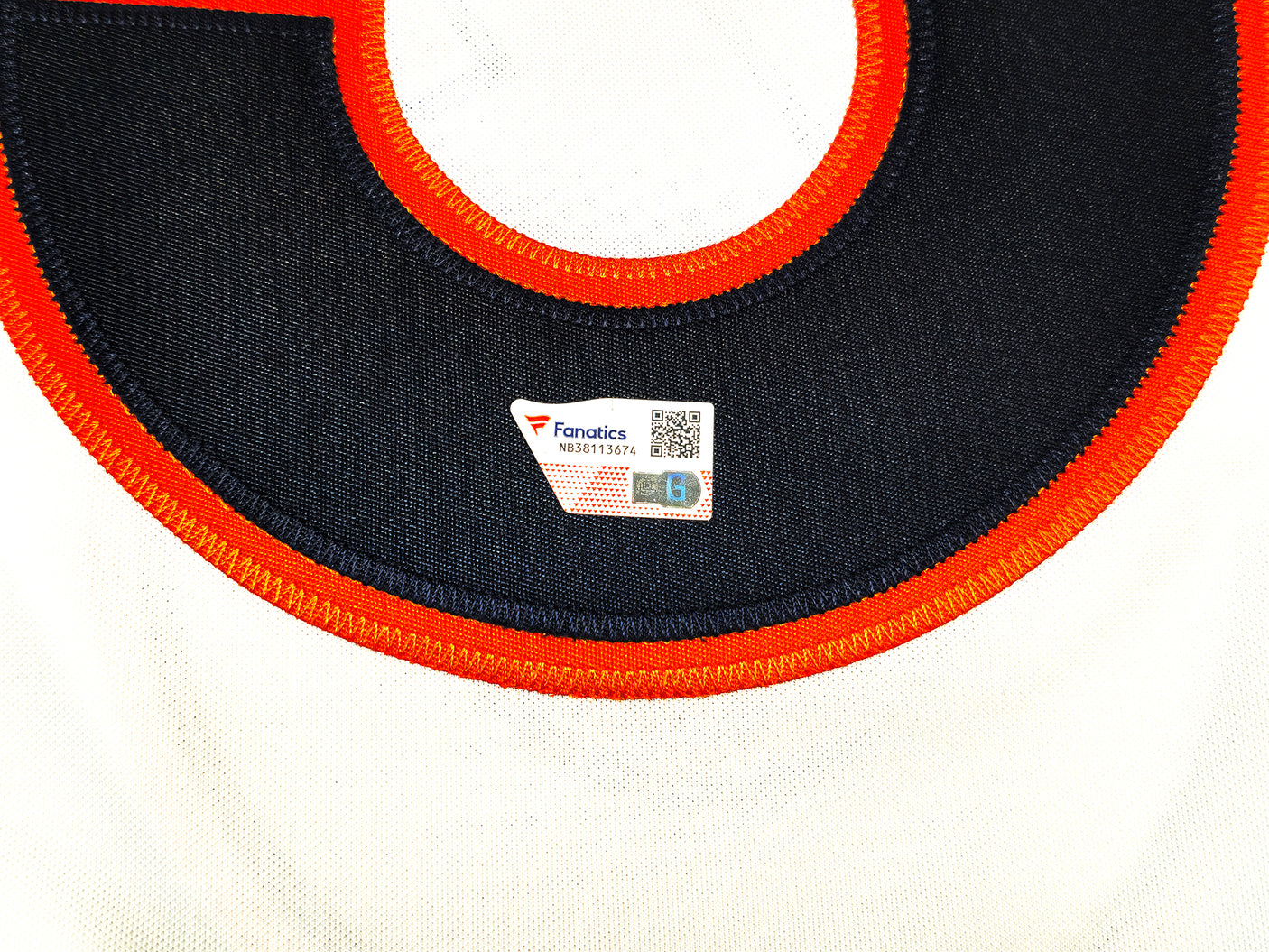 Denver Broncos Russell Wilson Autographed White Nike Limited Jersey Size L Fanatics Holo Stock #227958