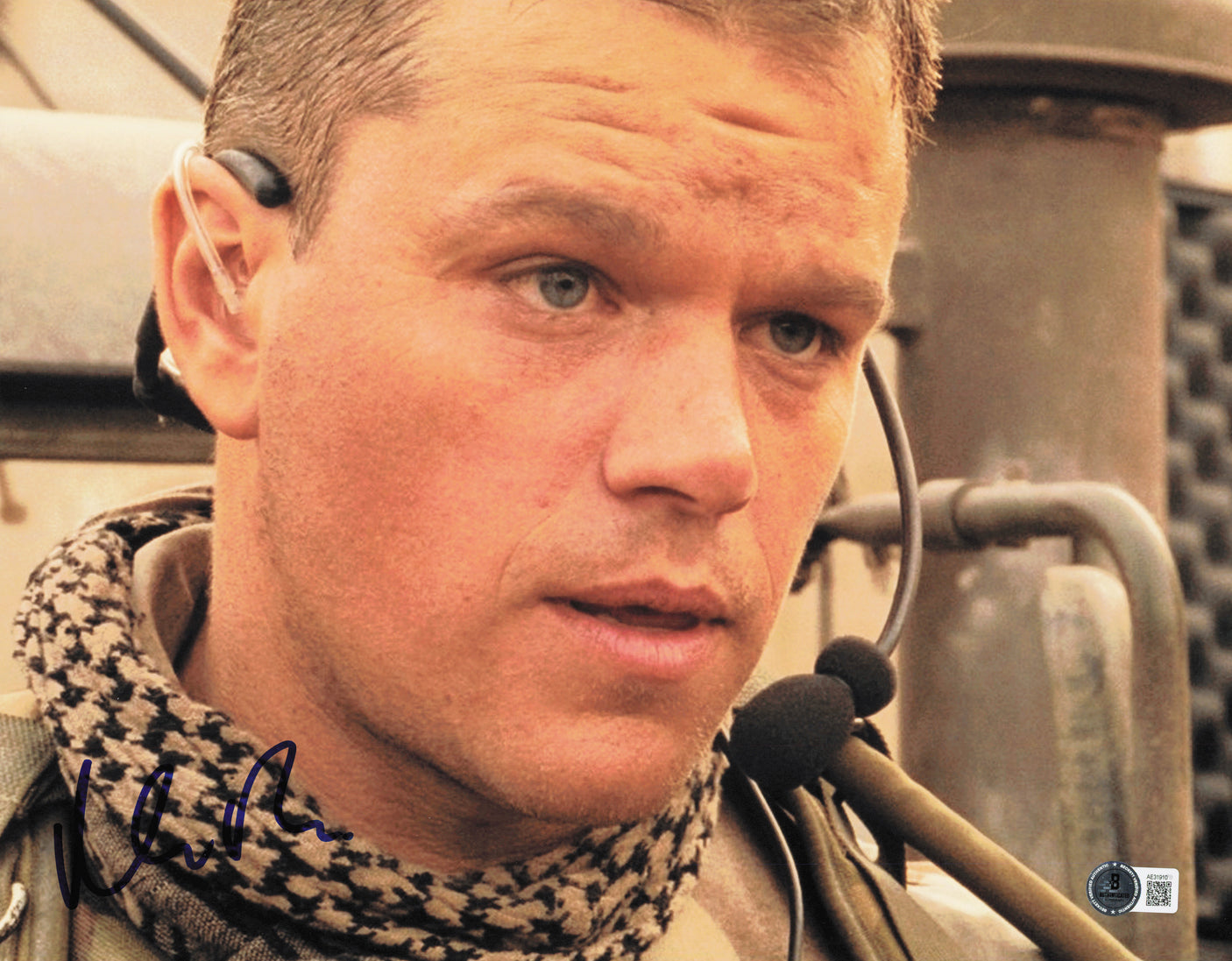 Matt Damon Autographed 11x14 Photo Green Zone Beckett BAS QR #AE31910