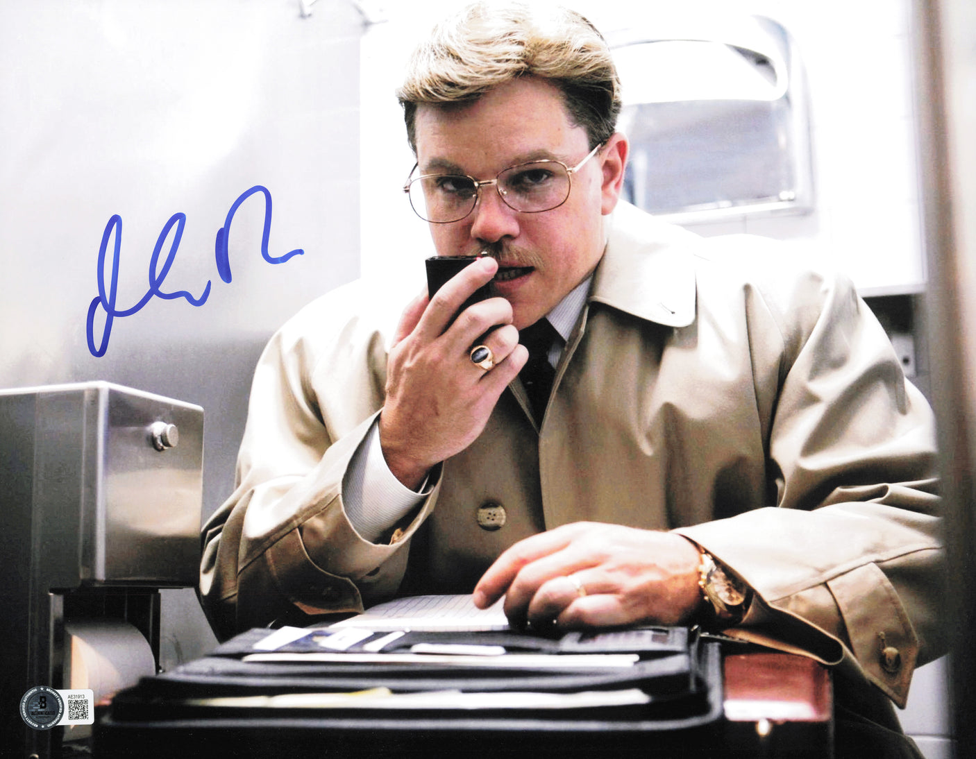 Matt Damon Autographed 11x14 Photo The Informant Beckett BAS QR #AE31913