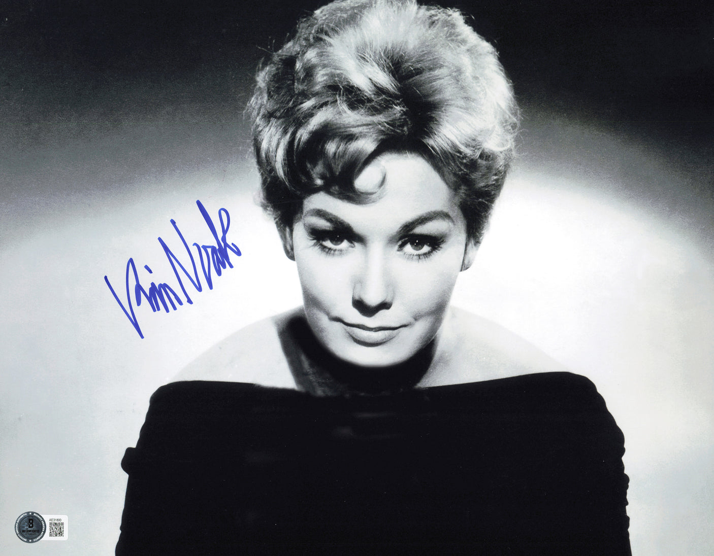 Kim Novak Autographed 11x14 Photo Vertigo Beckett BAS QR #AE31800