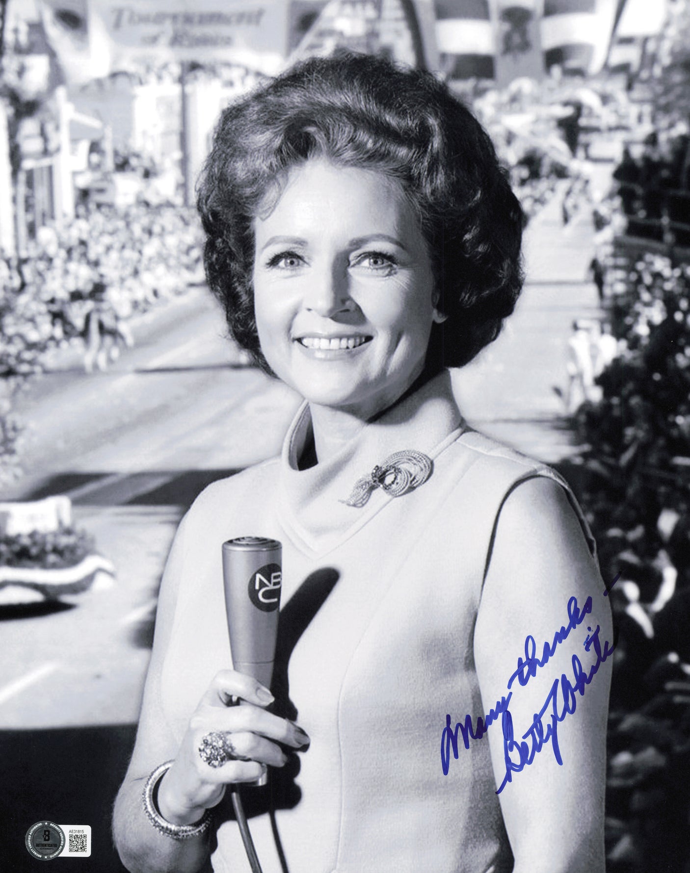 Betty White Autographed 11x14 Photo Golden Girls Beckett BAS QR #AE31815