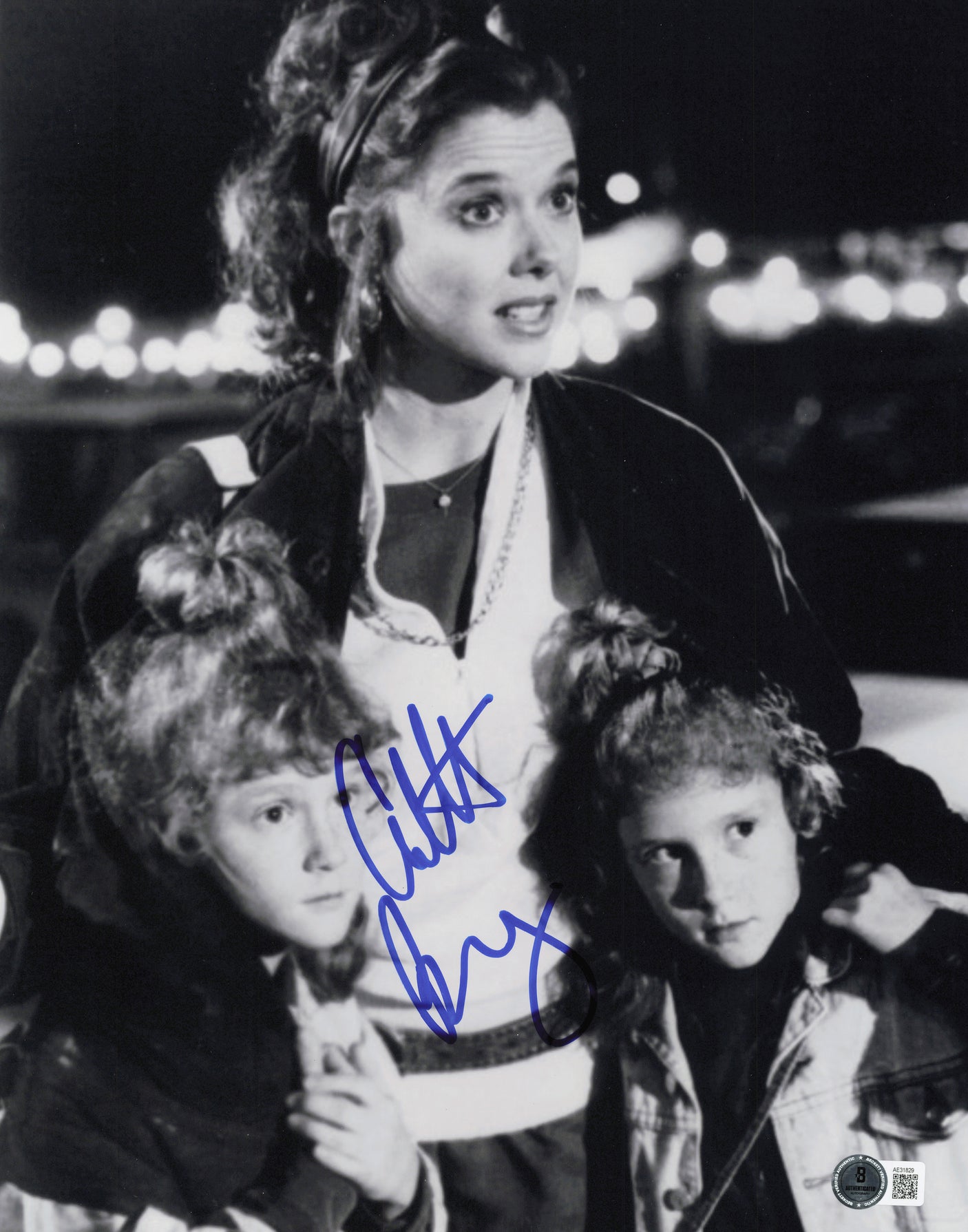 Annette Bening Autographed 11x14 Photo Beckett BAS QR #AE31829