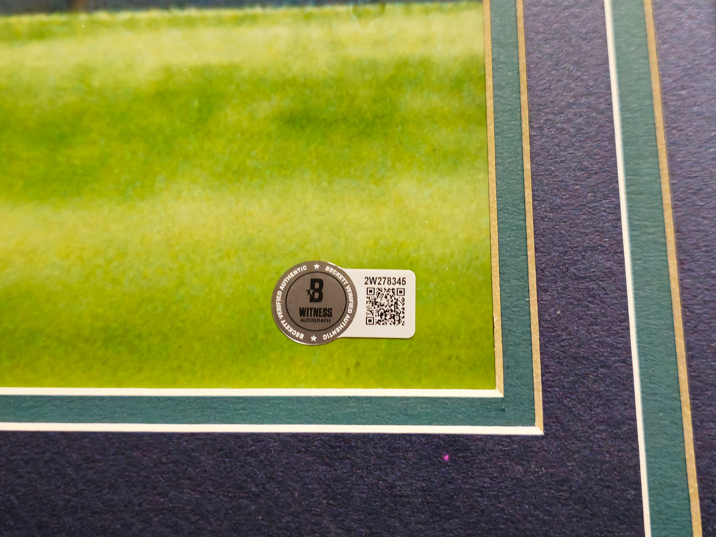 Ken Griffey Jr. Autographed Framed 16x20 Photo Seattle Mariners Wall Catch Beckett BAS Witness Stock #243014