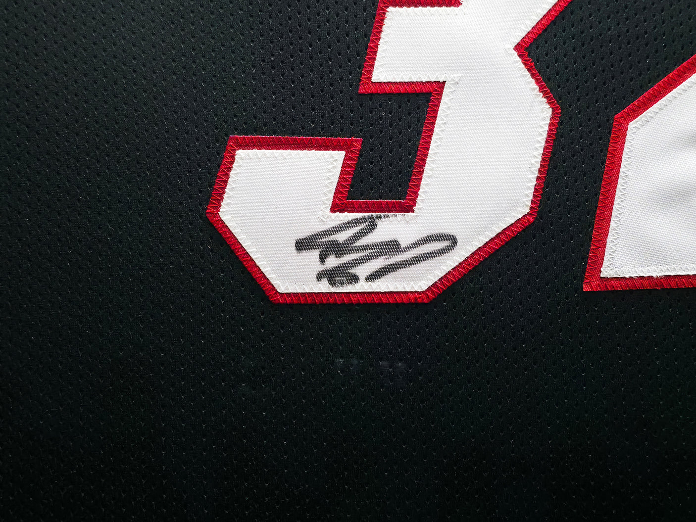 Miami Heat Shaquille O'Neal Autographed Framed Black Jersey Beckett BAS Witness Stock #243018