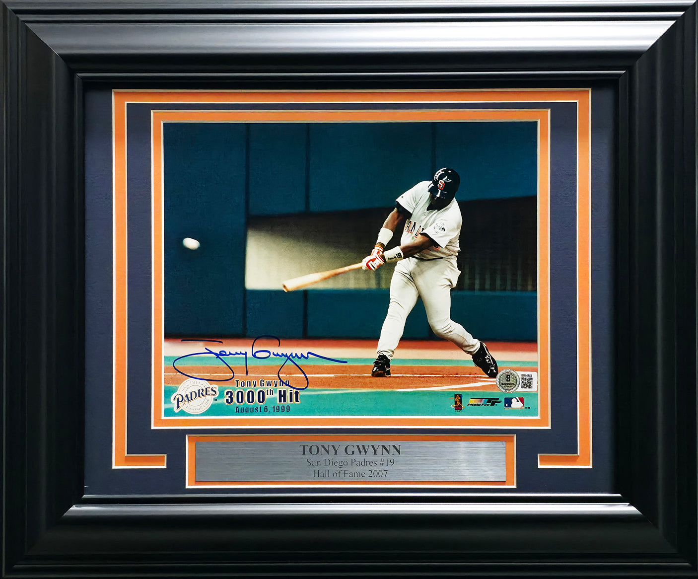 Tony Gwynn Autographed Framed 8x10 Photo San Diego Padres 3000th Hit Beckett BAS QR #BR84853