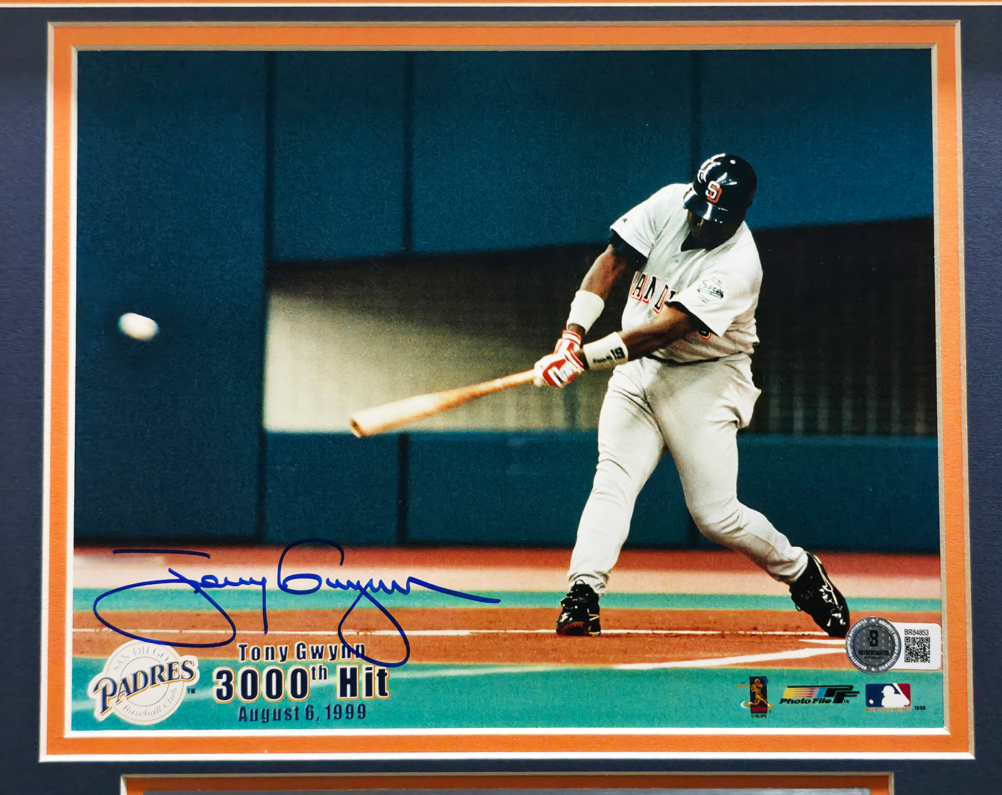 Tony Gwynn Autographed Framed 8x10 Photo San Diego Padres 3000th Hit Beckett BAS QR #BR84853