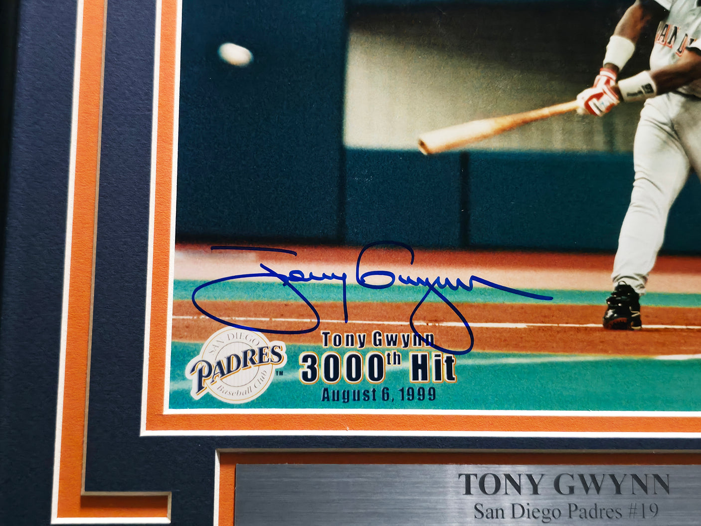 Tony Gwynn Autographed Framed 8x10 Photo San Diego Padres 3000th Hit Beckett BAS QR #BR84853